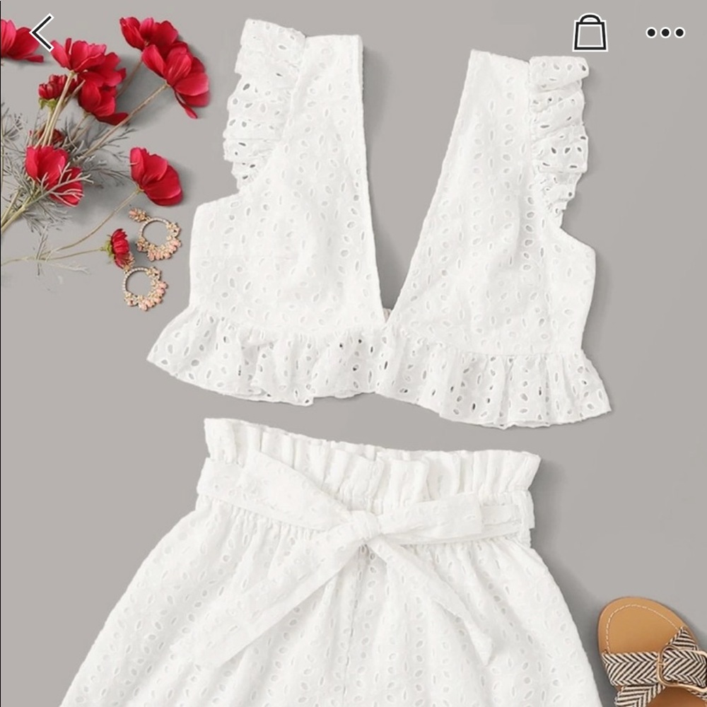 Two-piece white shorts set